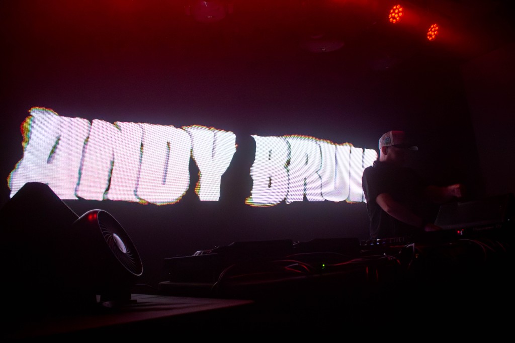 ANDY on LED, neon green stage lights