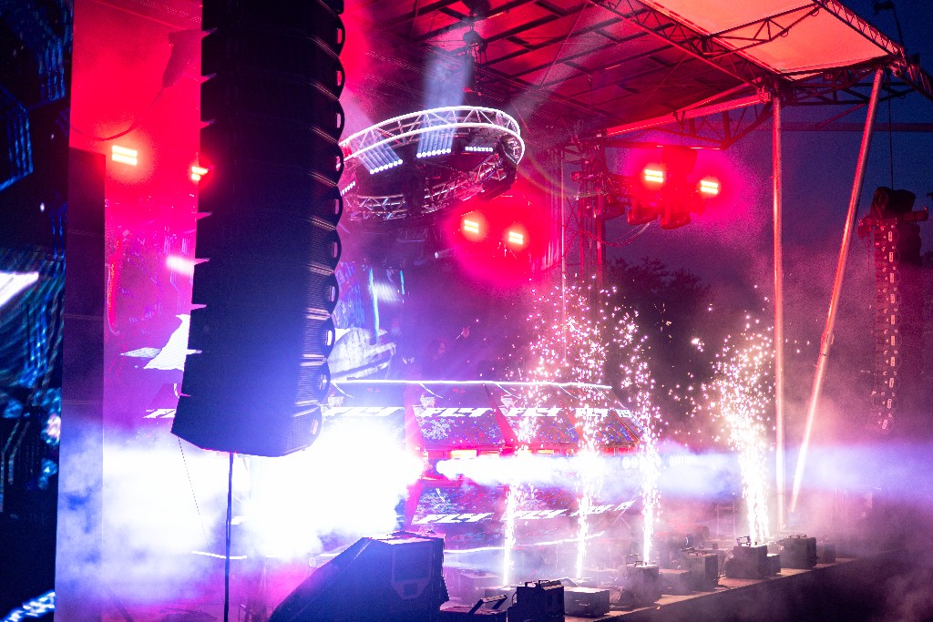FLY LED booth with spark fountains