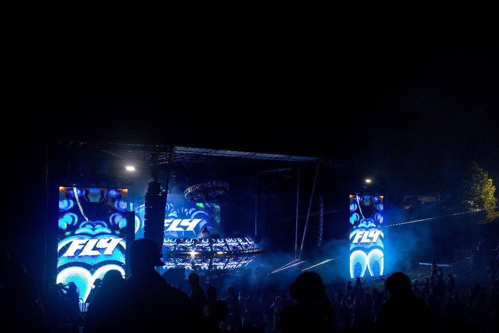 FLY on stage, Sound Haven