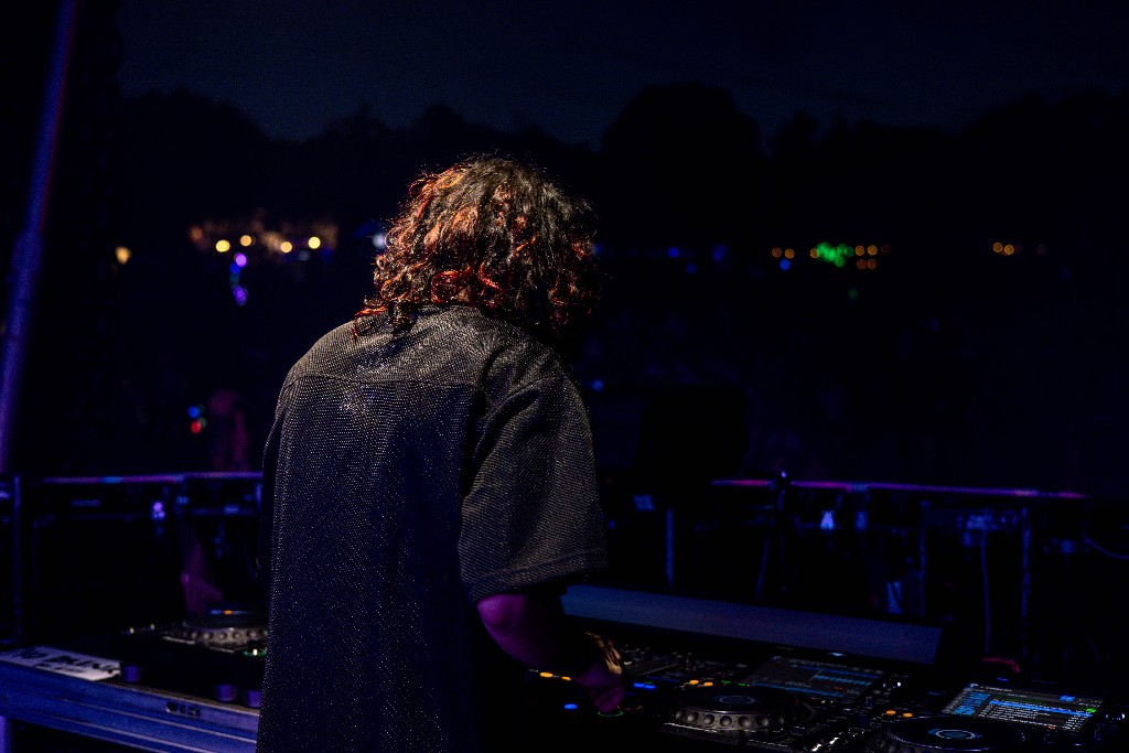 FLY on stage