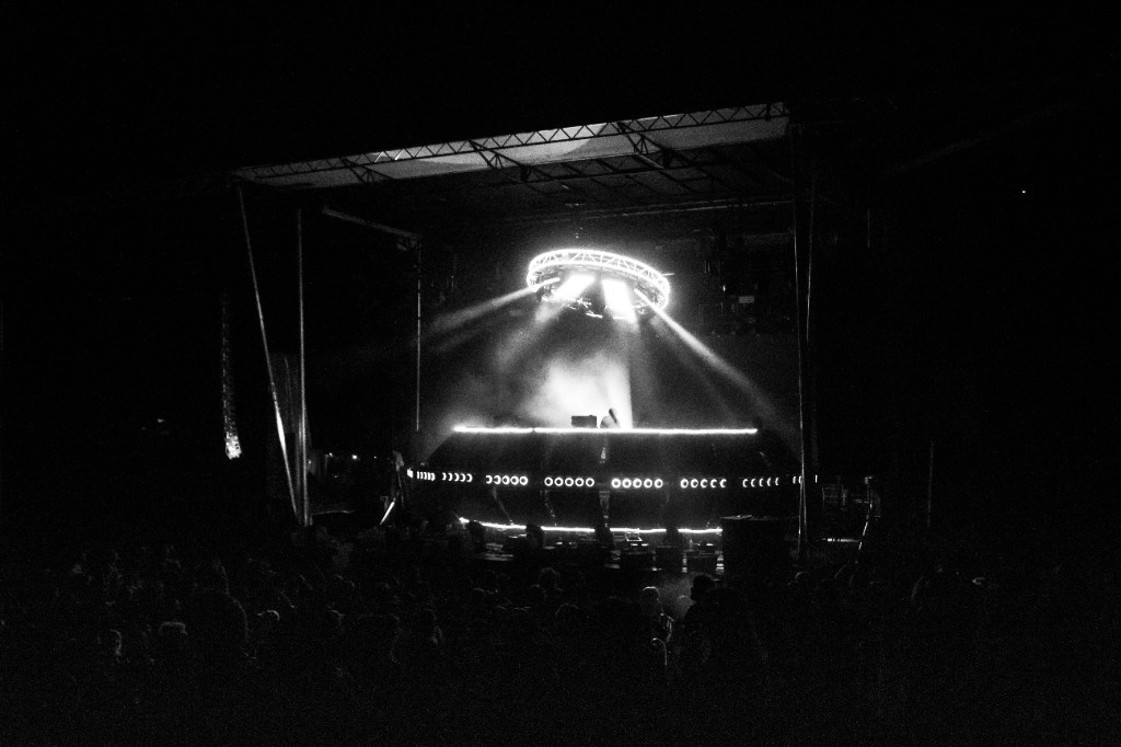Circular lighting rig over the stage