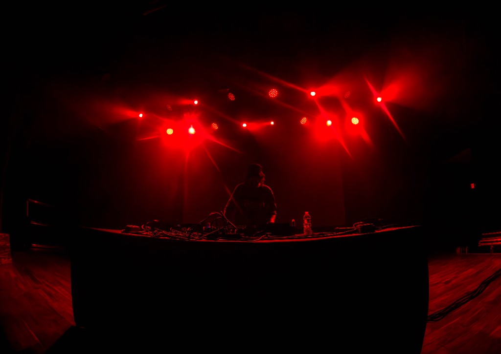Red stage lights over the booth, Terminal West